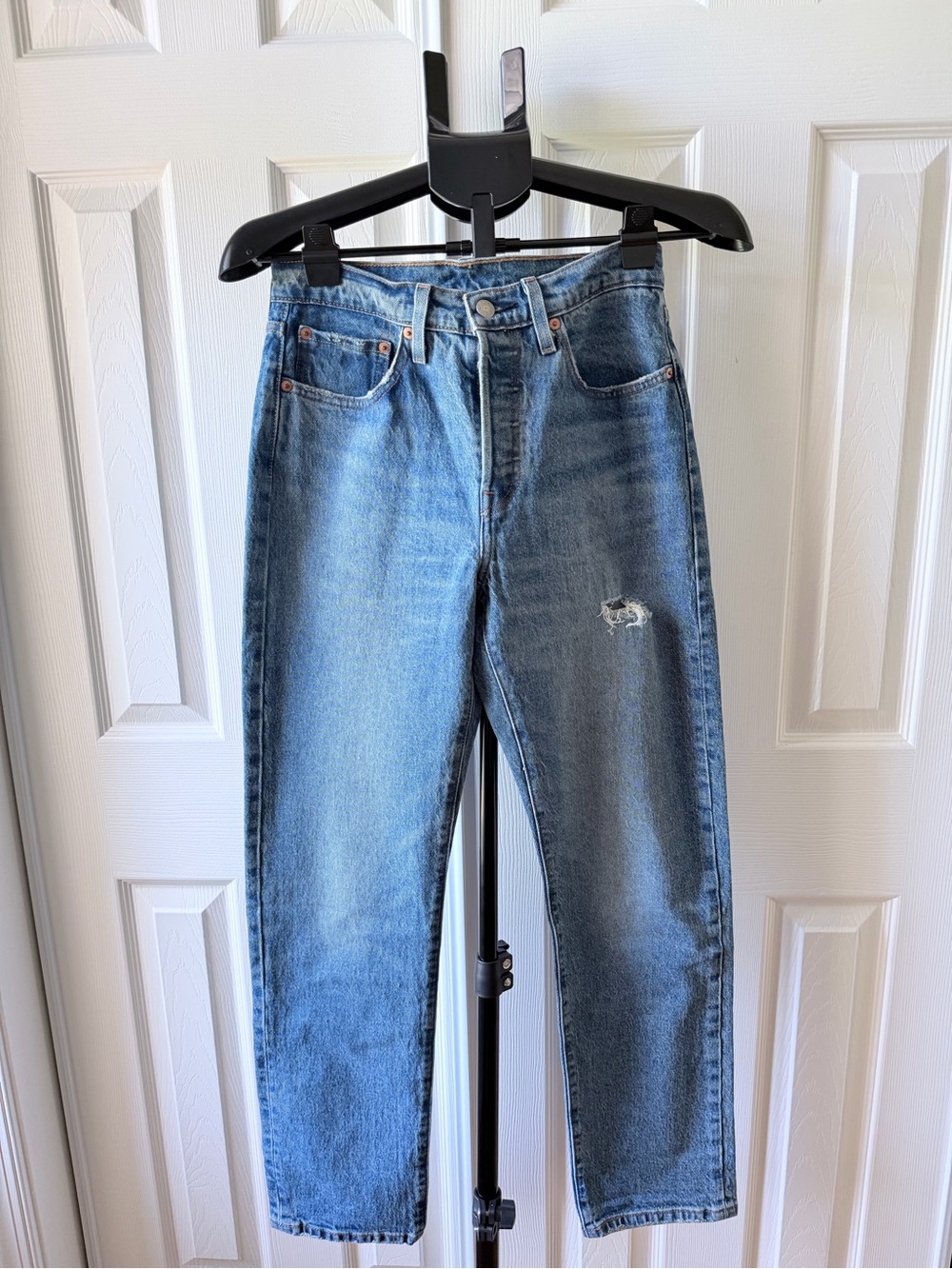 Levi's 501 Medium Blue Straight-Leg Jeans